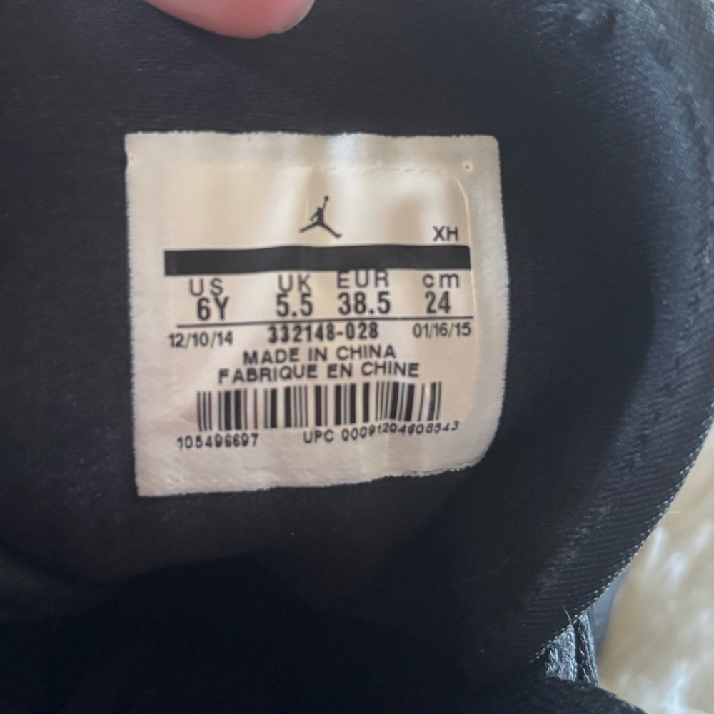 Jordan Sneakers Black and Pink - Picture 4 of 6
